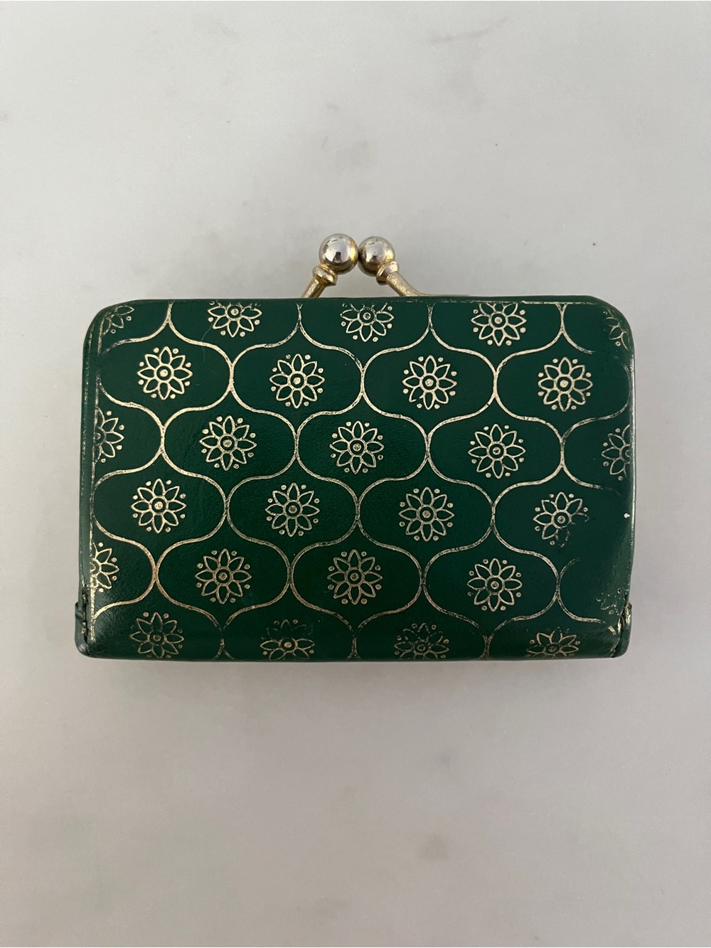 Elegant Green Floral Frame Wallet - Gold Accent Vintage